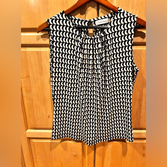 Calvin Klein sleeveless tank, black and white crescent, moon shape design - Picture 1 of 5